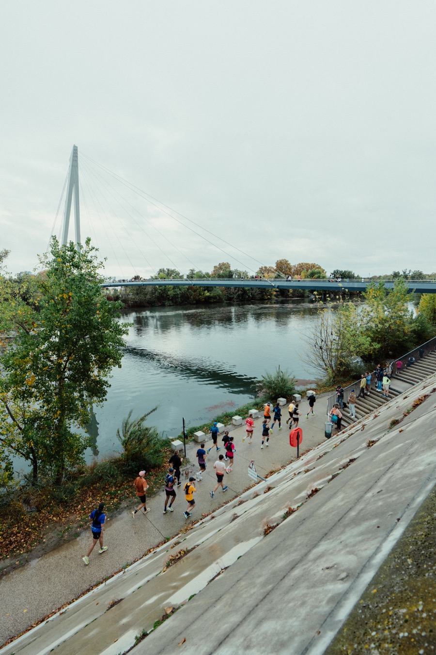 Coureurs le long de la Garonne sur la boucle sud